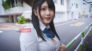 FC2PPV 4689026 Seragamnya Seakan Akan Membuat Dadanya Robek